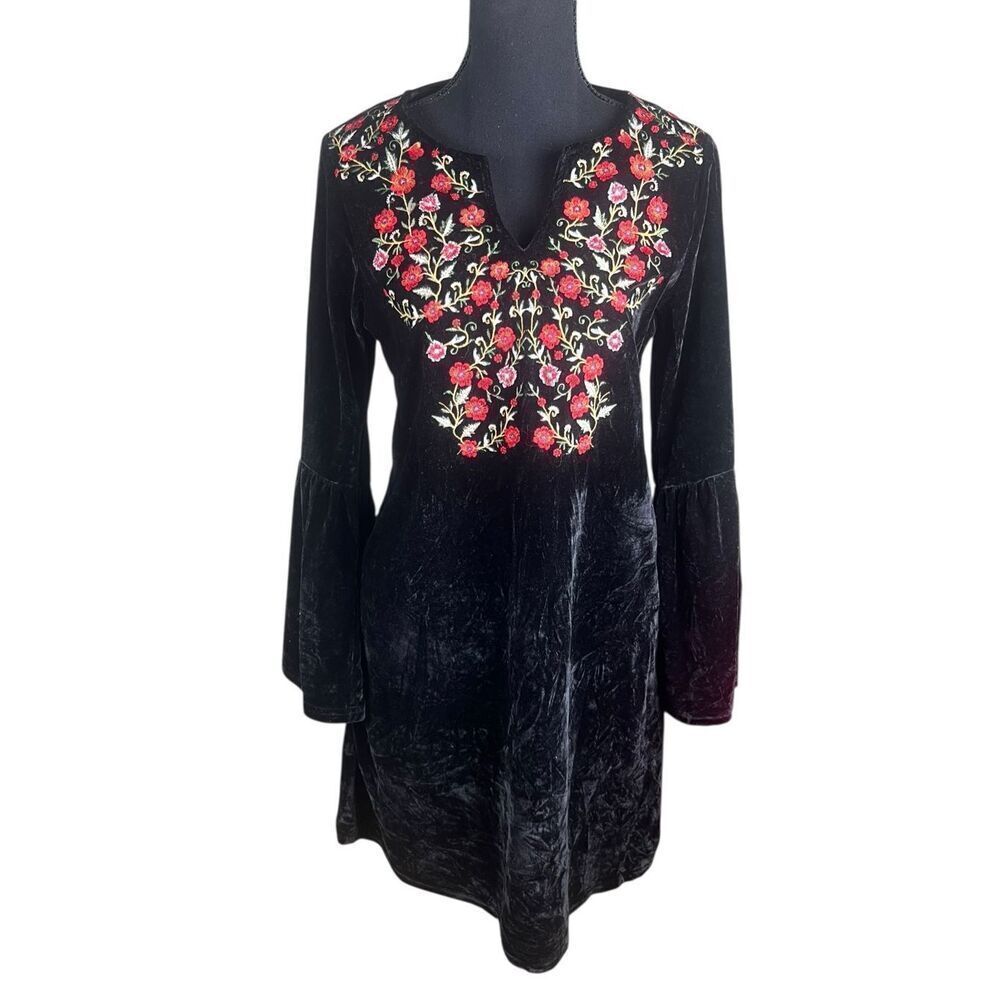 Anthropologie Solitaire Small Black Velvet Babydoll Dress Embroidered Floral
